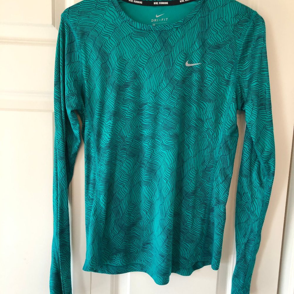 Nike long sleeve running shirt